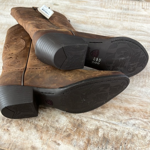 Ariat Magnolia Western Boot {Distressed Brown} 7 - Picture 8 of 14